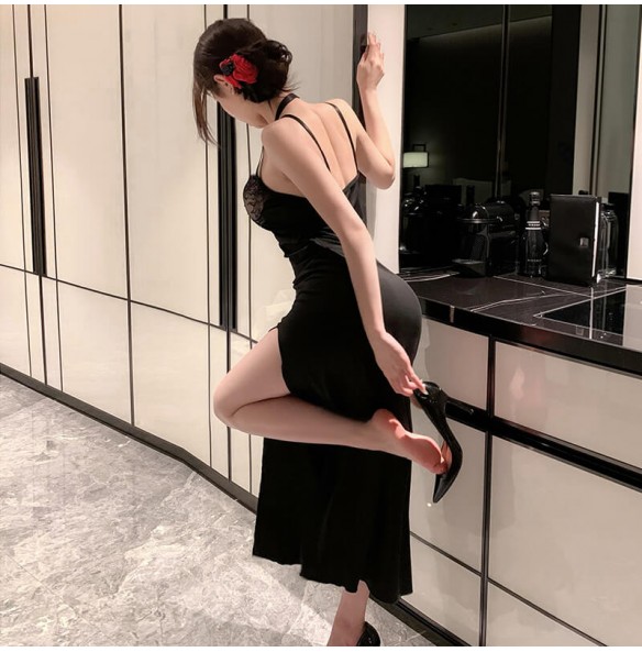 FEE ET MOI - Goddess Halter Neck Long Dress (Black) FEE ET MOI - Goddess Halter Neck Long Dress (Black)